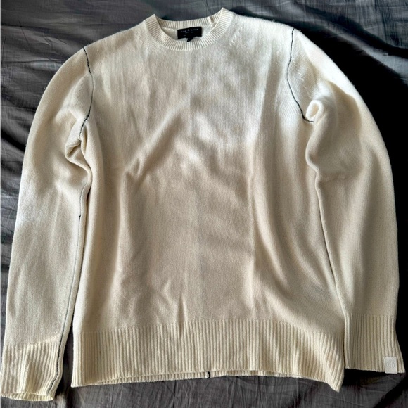 Timeless Rag & Bone white cashmere sweater luxurious softness pre loved.